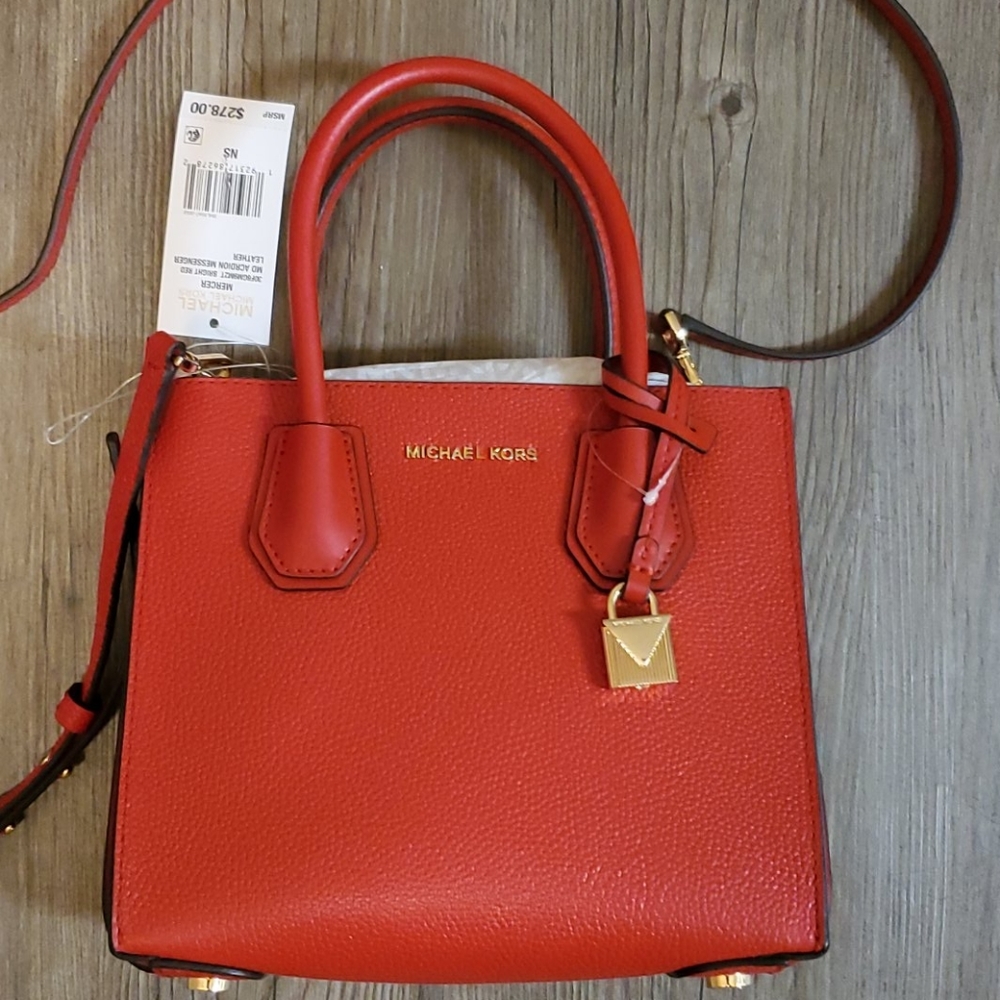 ❤️Michael Kors❤️ Bright Red Mercer MD Acrdion
